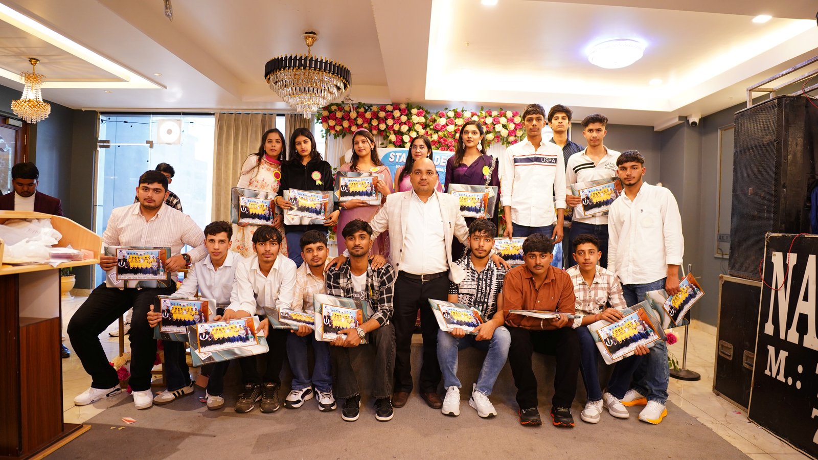 हंसी-खुशी, यादों और भावनाओं से सजा विद्यार्थियों का यादगार विदाई समारोह
