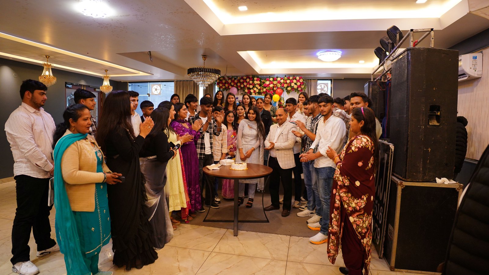 हंसी-खुशी, यादों और भावनाओं से सजा विद्यार्थियों का यादगार विदाई समारोह